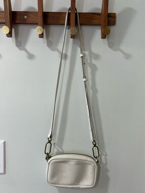 • Madewell Leather Carabiner Mini Crossbody Bag •